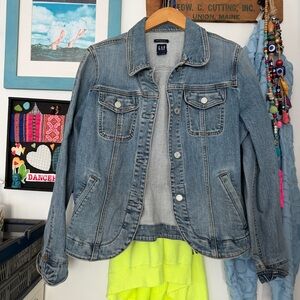 Gap blue denim jean jacket Size M
